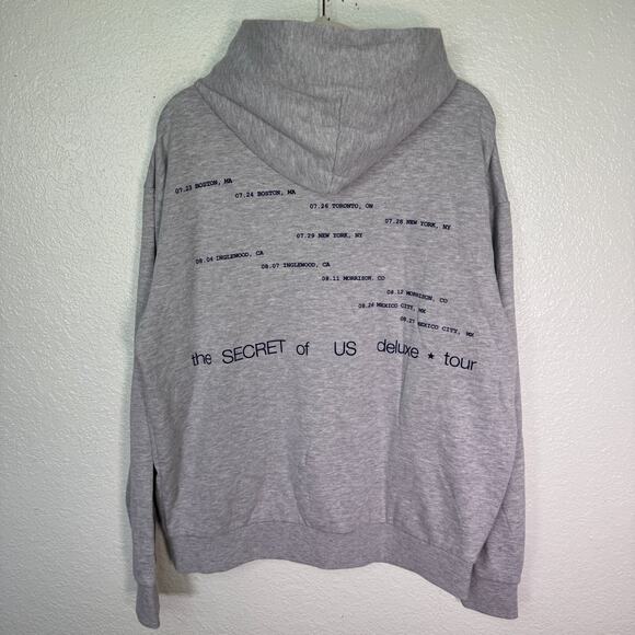 Gracie Abrams Hoodie Large The Secret Of Us Tour Concert Merch Red Star Soft - Picture 2 of 9